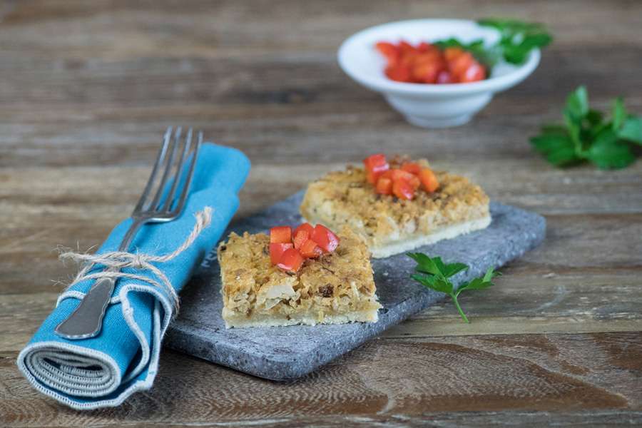 Zwiebelkuchen mit karamellisierter Paprika